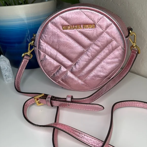 Michael Kors Vivanne Canteen Crossbody in Metallic Pink EUC - Picture 1 of 13